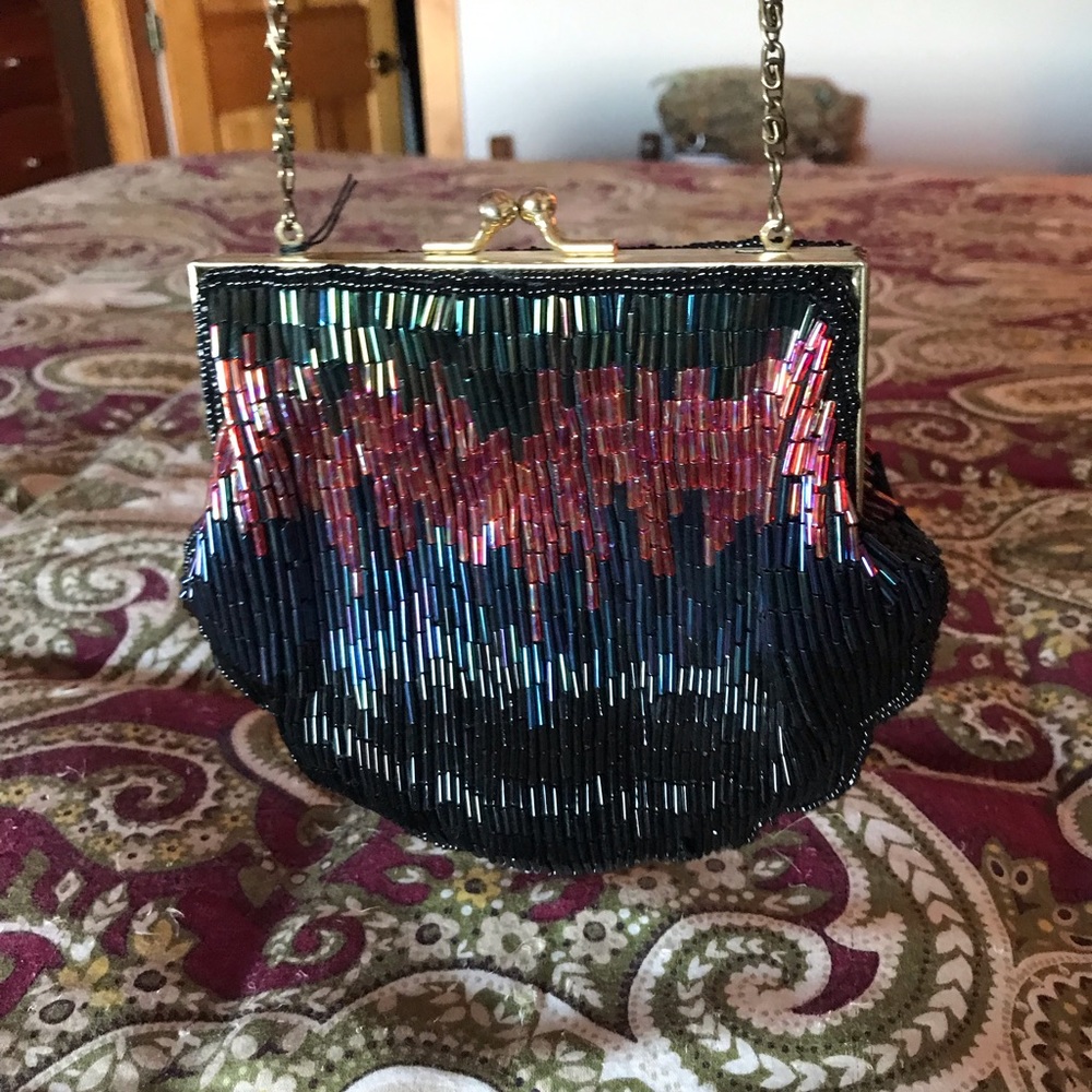 Beaded shoulder bag